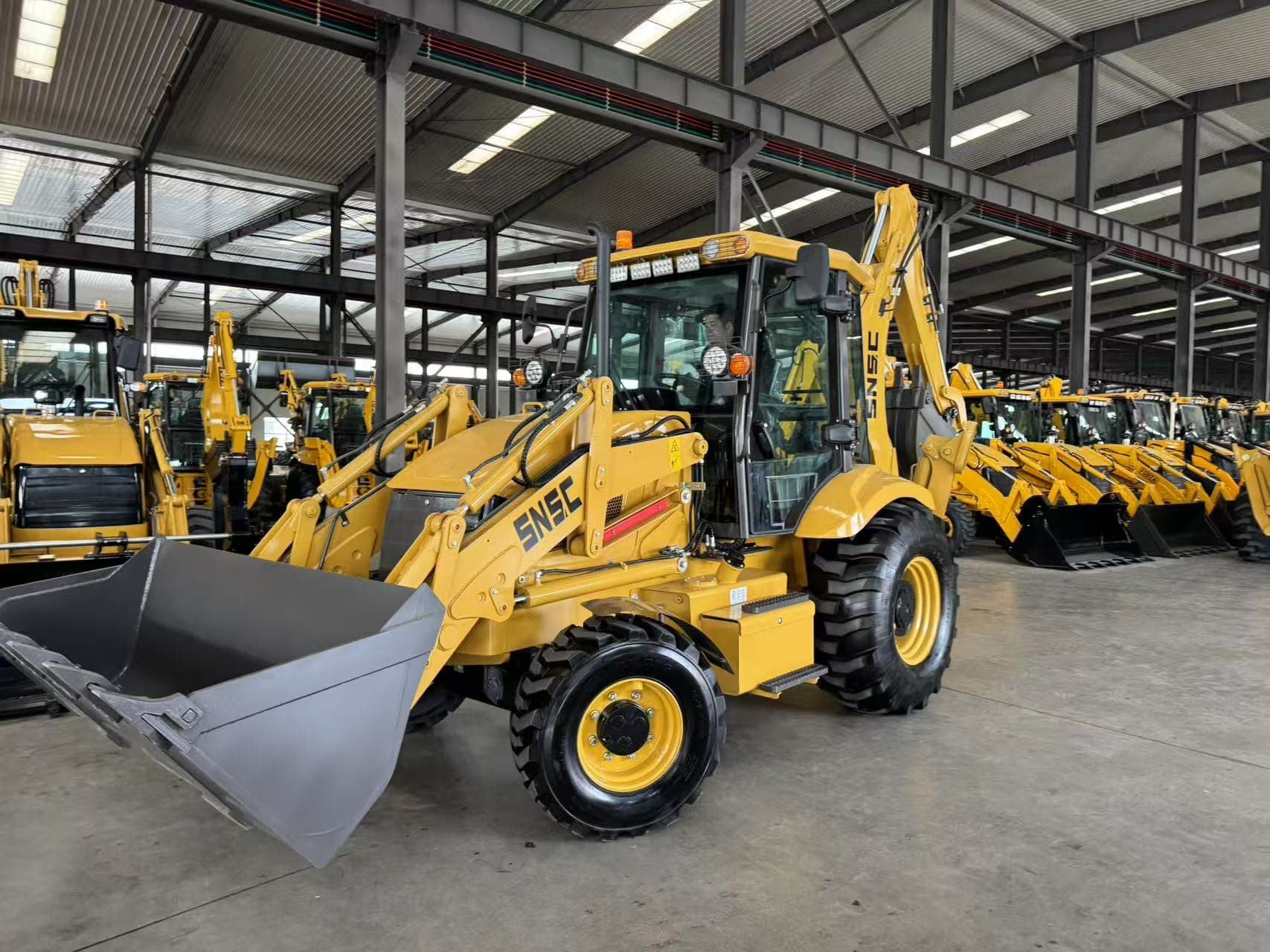 SNSC 388 Backhoe Loader 8200KG - 2500kg Load, 4x4 & 24km/h for Mining/Road Work - Image 3
