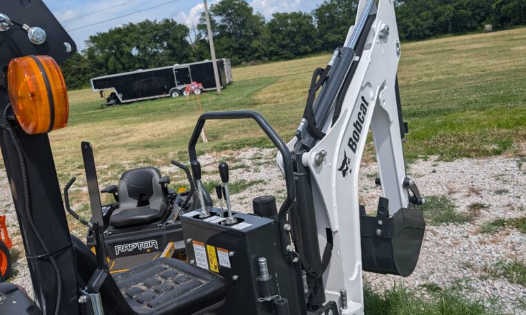 Bobcat CT2040H Compact Tractor, Loader & Backhoe - Image 5