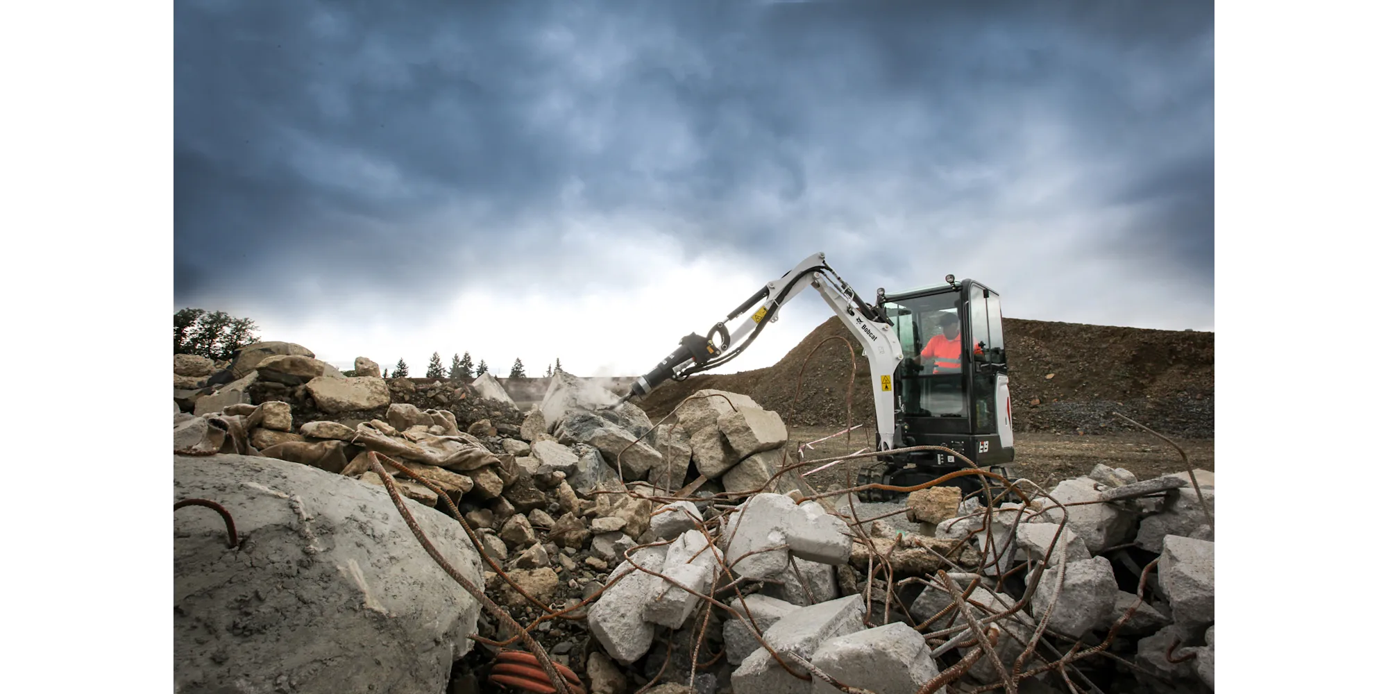 E19 Mini Excavator - Image 5