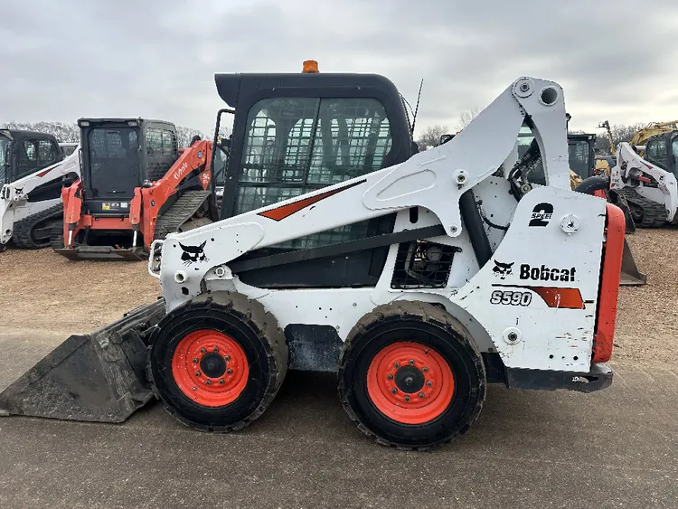 2017 Bobcat S590 SKID STEER LOADERS 130249 - Image 4